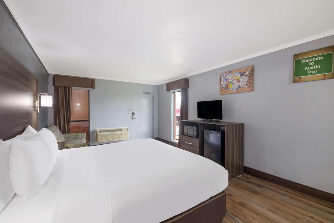 Econo Lodge Arboretum Austin Esterno foto