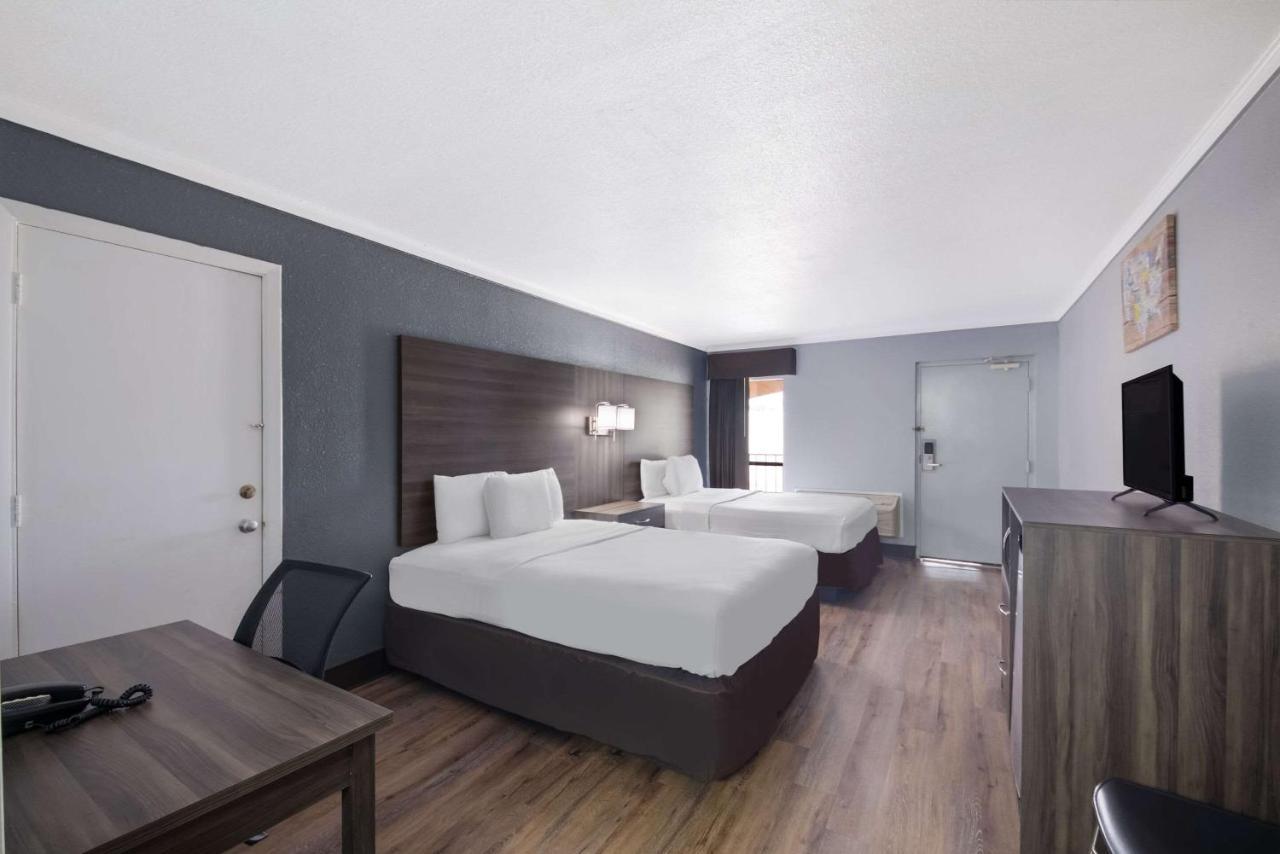 Econo Lodge Arboretum Austin Esterno foto